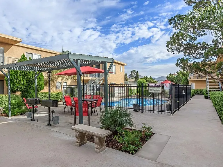 Casa Tierra Apartments — Photo 16