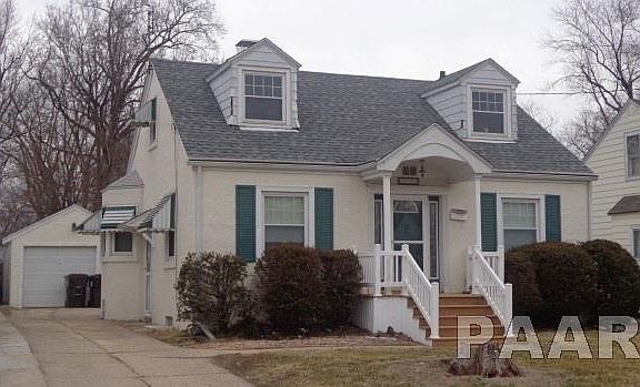 2nd image of 1121 W Macqueen Ave