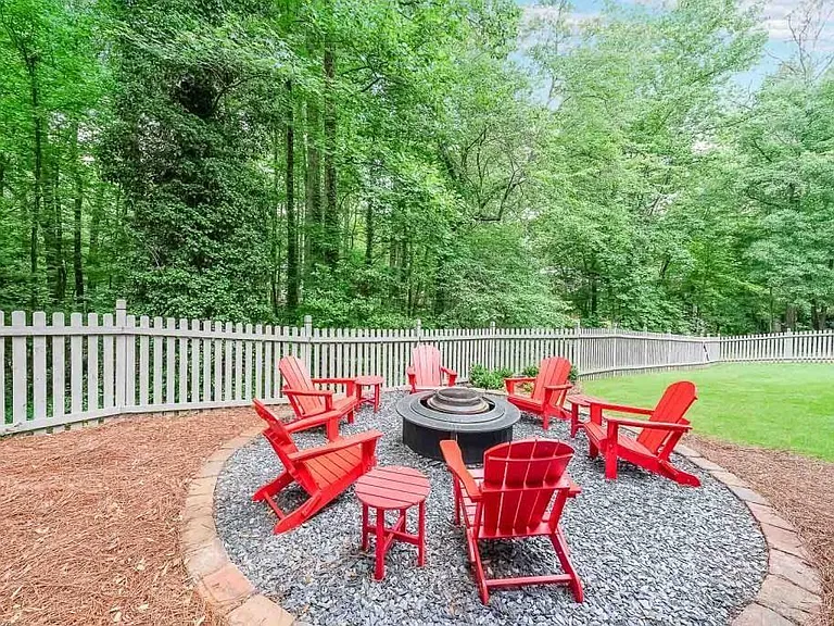 120 Heritage Ct — Photo 5