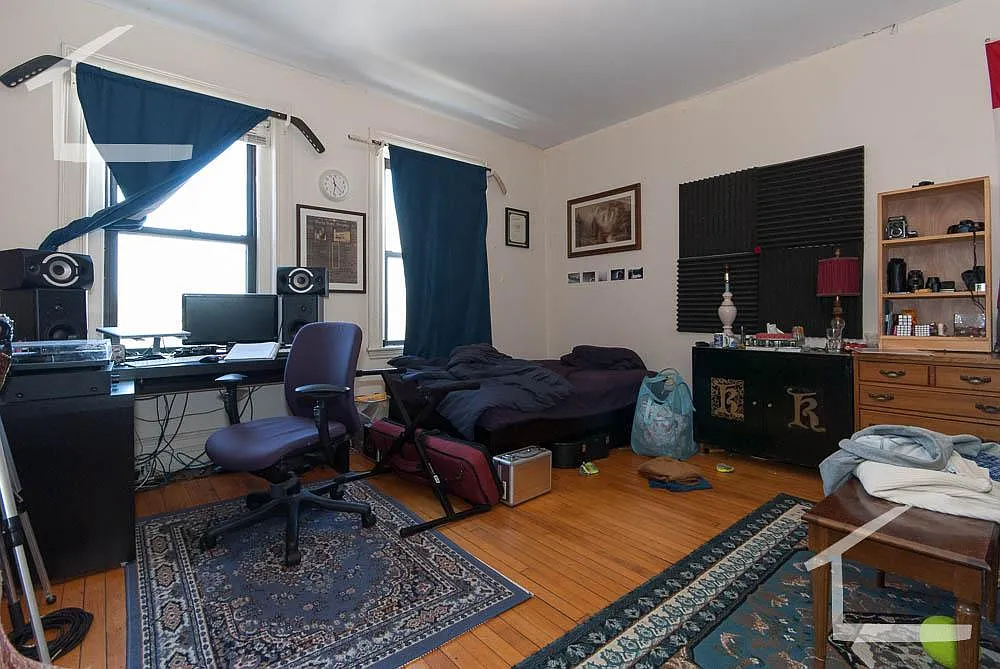 3 bed, 1100 sqft, $3,600 — Photo 3