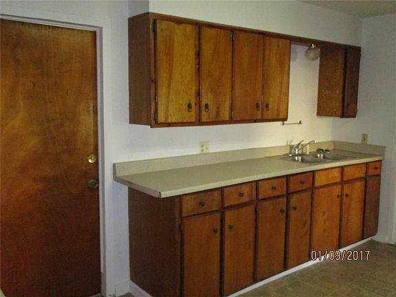 2nd image of 605 N Park Penthouse Il