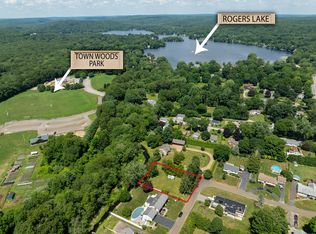 22 Sunset Dr, Old Lyme, CT 06371