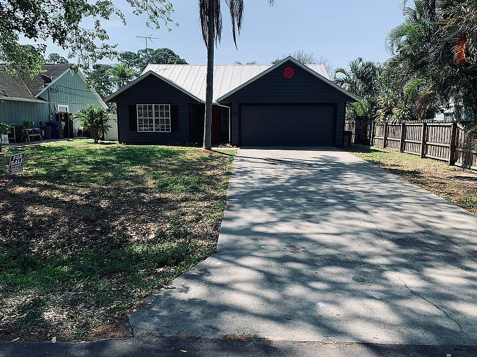 1st image of 3105 1st St