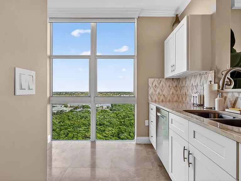 700 E Boynton Beach Blvd #Penthouse 2 — Photo 12