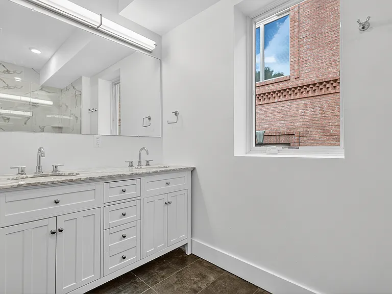 46 Hudson Ave #A — Photo 17