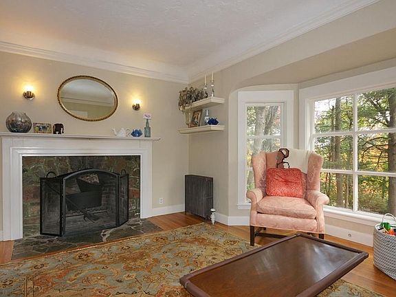 3rd image of 25 Burgess Ave