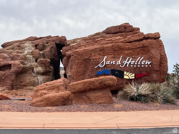 5194 W Villas Dr N, Hurricane, UT 84737