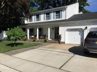 69 Blackpoint Rd, Rumson, NJ 07760