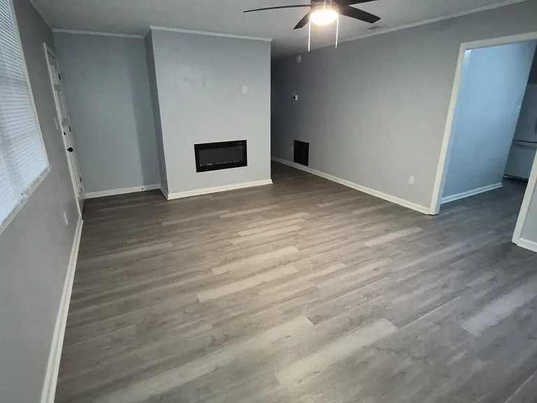 111 Becky St — Photo 3