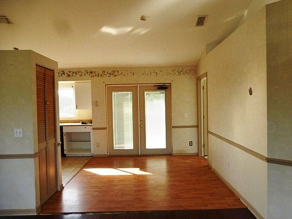 4th image of 2890 29th Ave NE