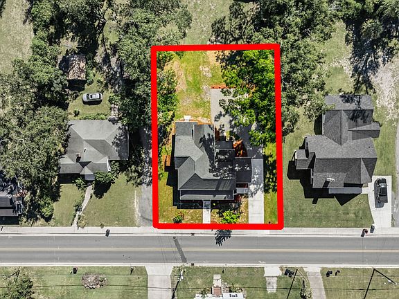 3rd image of 204 Fair St