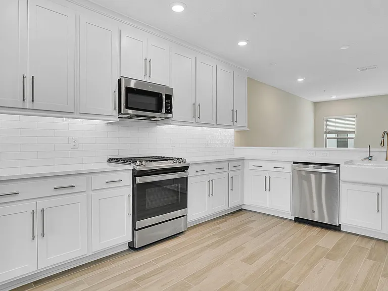5351 Bridge St — Photo 13