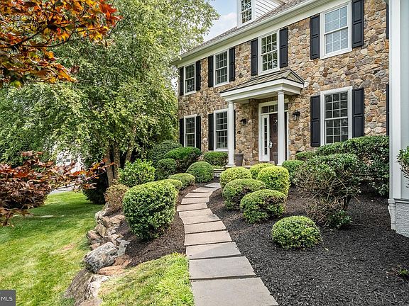 3rd image of 1040 Brick House Farm Ln