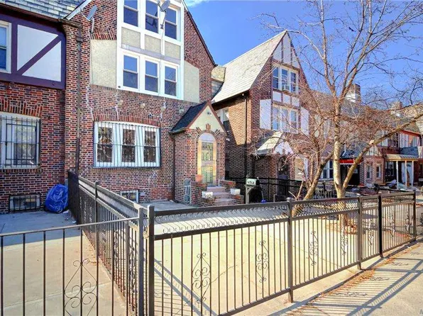 3428 72nd St, Jackson Heights, NY 11372