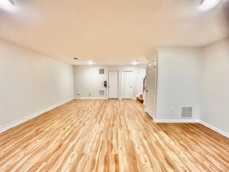 1803 Staley Manor Dr — Photo 43