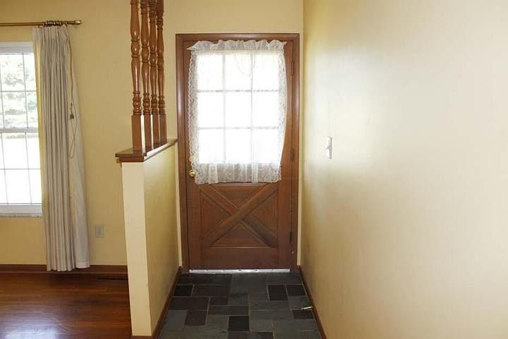 1st image of 359 Cadbury Dr