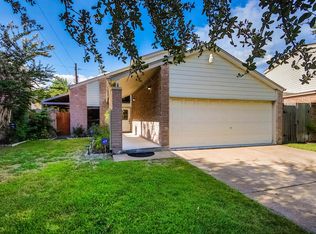 9810 Oak Point Dr, Houston, TX 77055