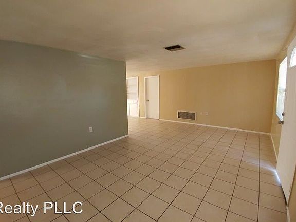 2nd image of 1426 Whitehall Ln