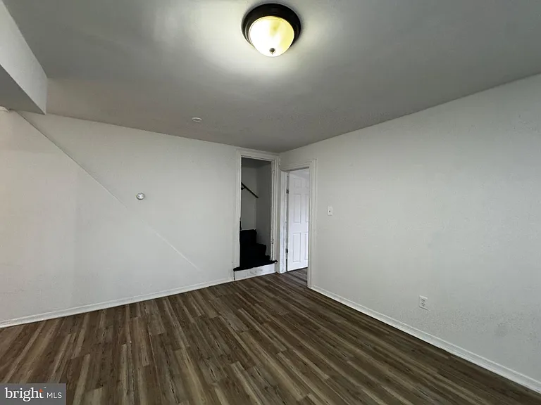 323 Vine St E #B — Photo 18