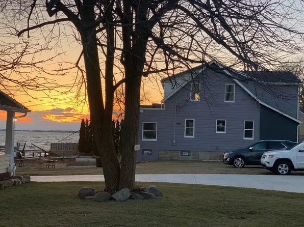 9435 Dixie Hwy, Fair Haven, MI 48023