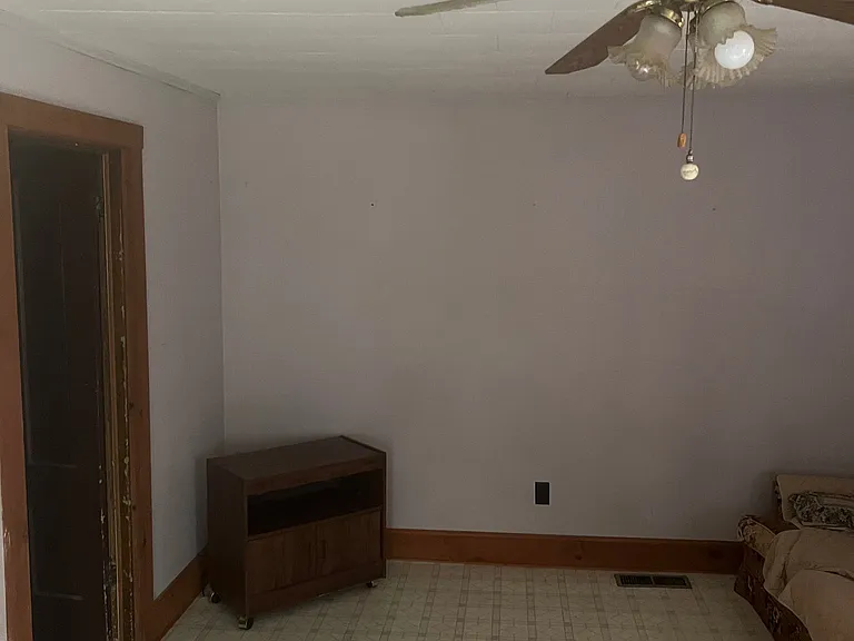 871 Madawaska Rd — Photo 10