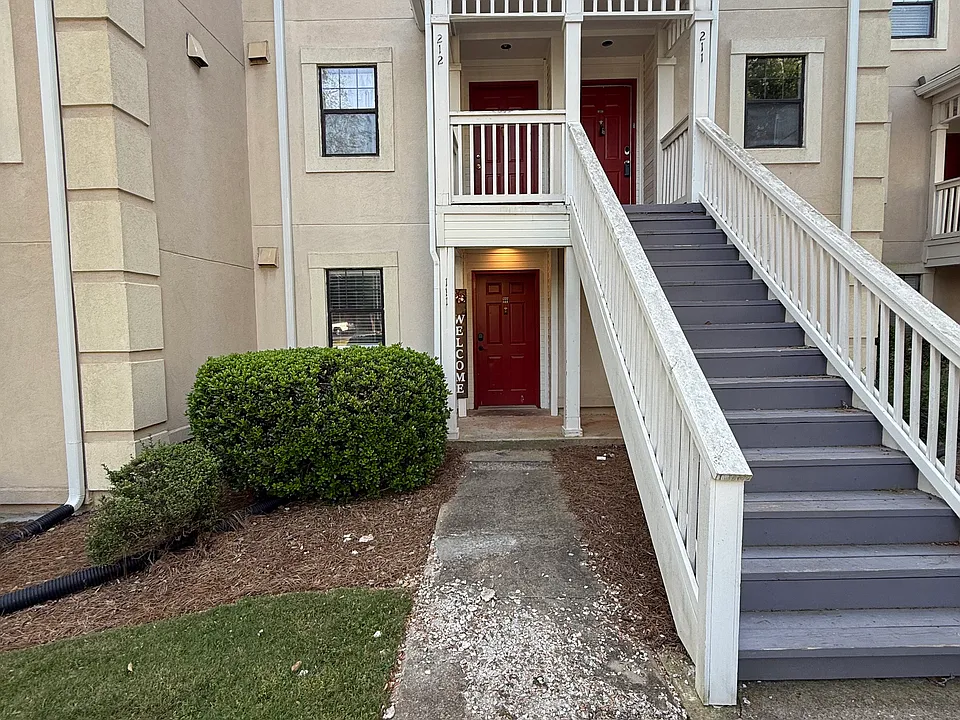 210 Appleby Dr #111