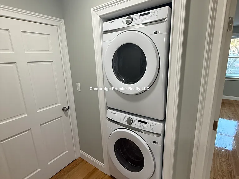 8 Brentwood St #1 — Photo 17