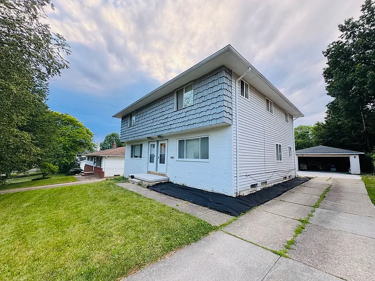 8215 Crudele Dr — Photo 4