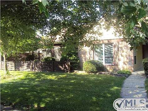 1st image of 947B Liverpool Cir
