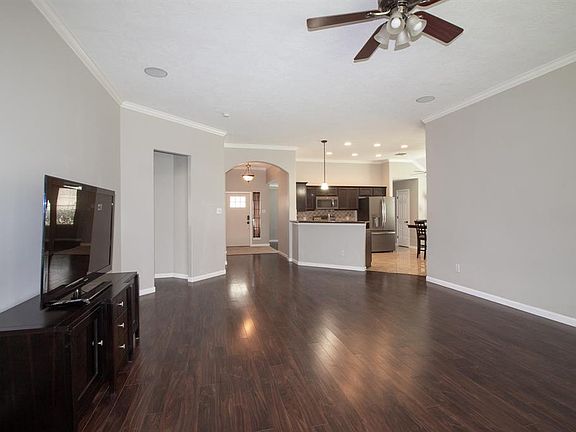 4th image of 4111 Cleburne Dr