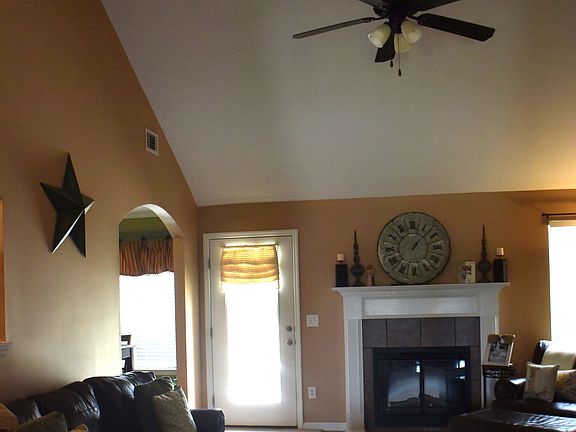 5th image of 5090 Fairmont Dr