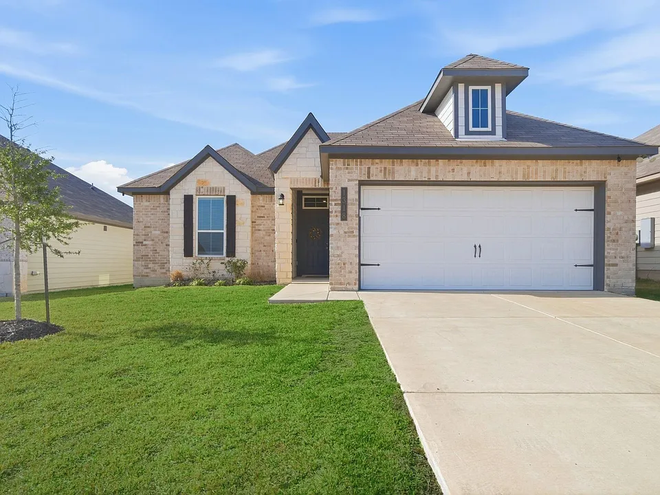 1318 Kingsgate Dr