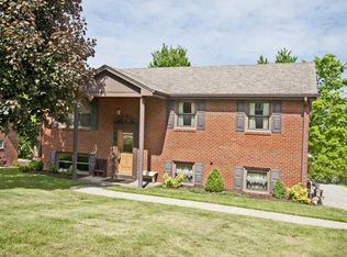 841 McWilliams Dr, Houston, PA 15342