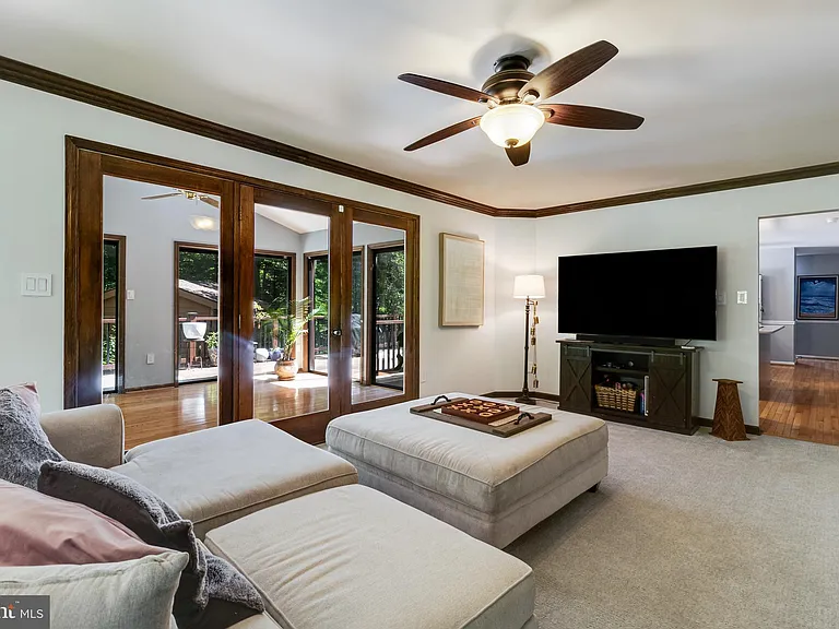 8150 Plowden Dr — Photo 20