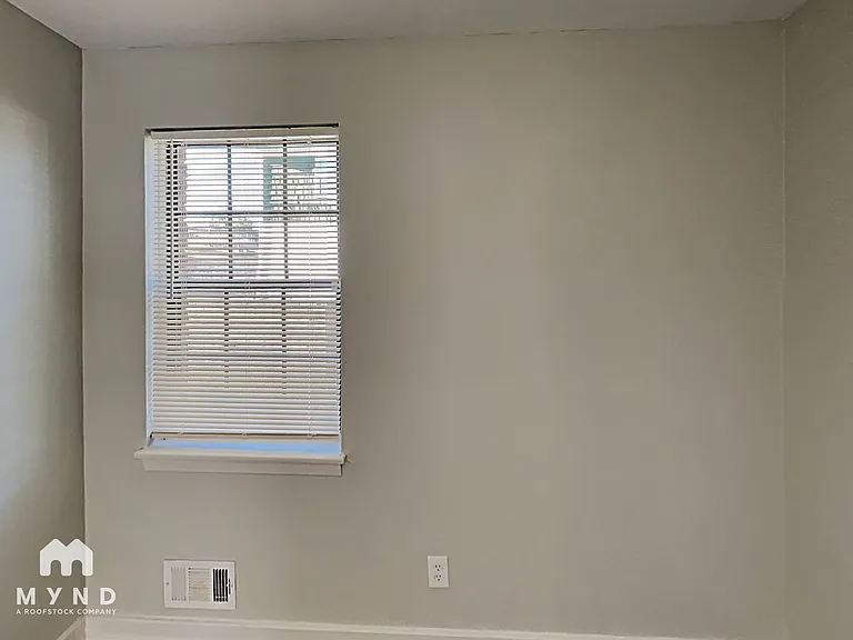 813 Westfield Dr — Photo 13