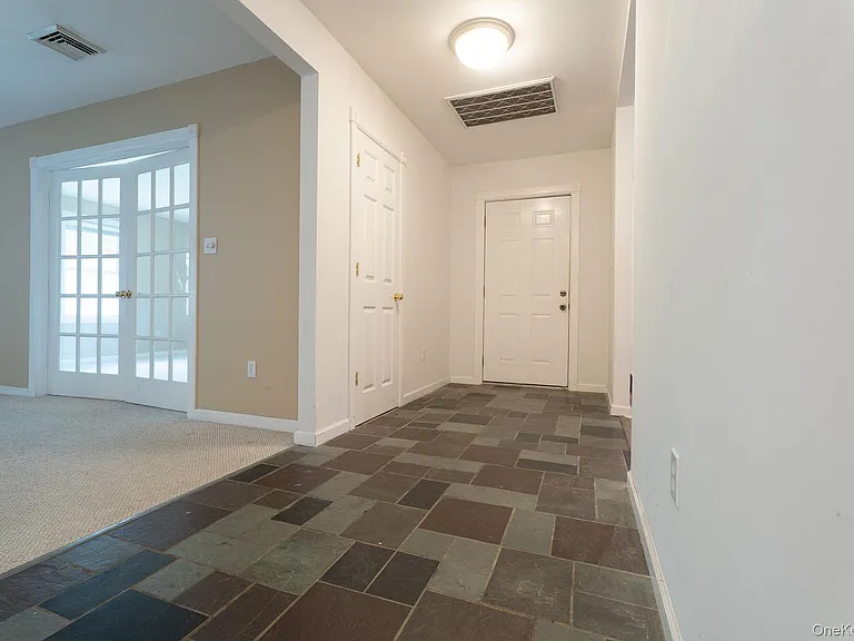1-18 Willow Way #6 — Photo 4