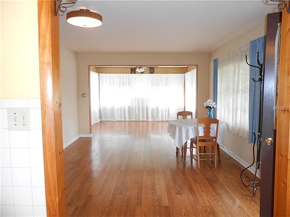 3rd image of 33 E Dicie Ave