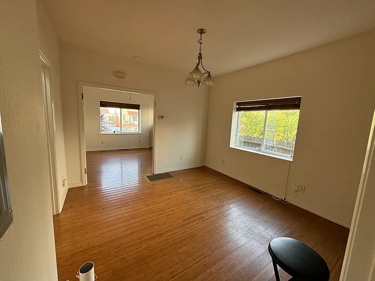 3714 39th Ave — Photo 2