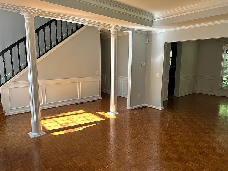 Pinehollow Ct — Photo 61