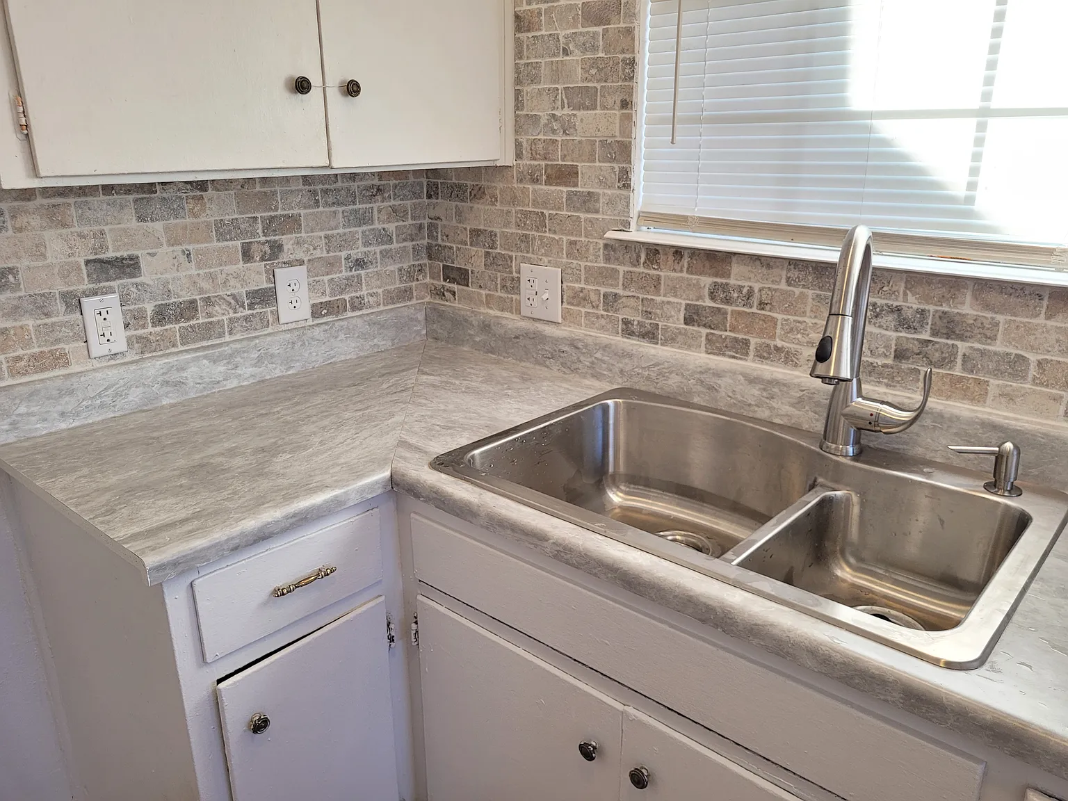 1001 W 30th Street — Photo 4