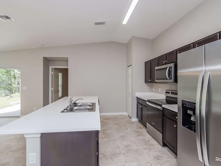 2601 Tennyson Ave SE — Photo 4