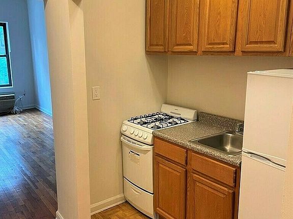 3rd image of 505 E 87th St APT 2B