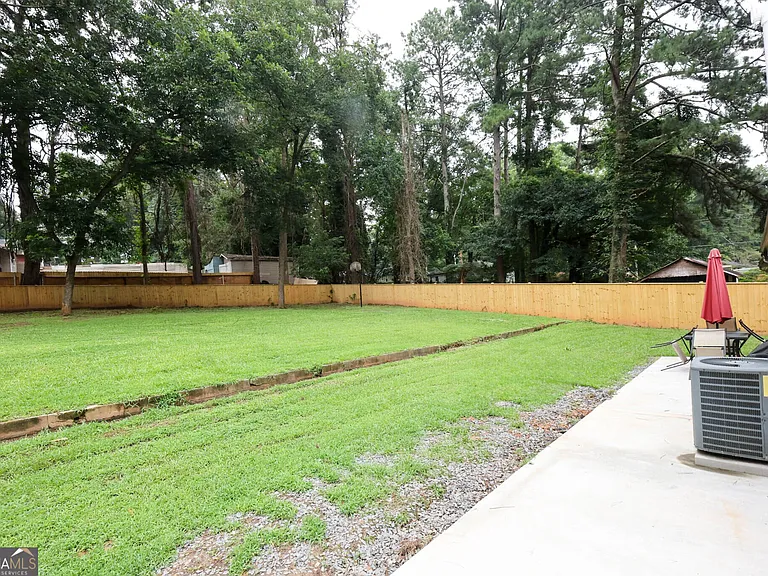 2218 Dodson Dr — Photo 29