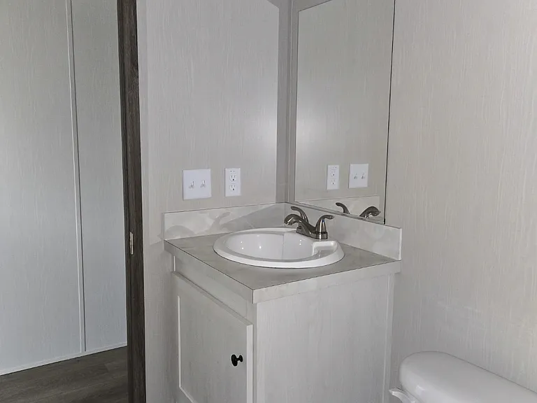 1208 Orient Ave — Photo 30