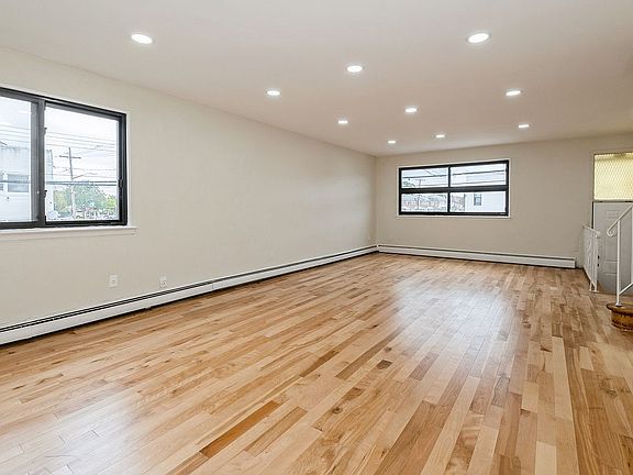 2nd image of 9121 Avenue