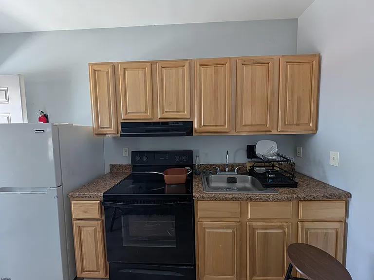12 N Iowa Ave — Photo 9