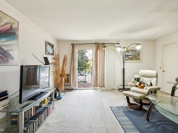 4320 Melody Ln APT 208, Madison, WI 53704
