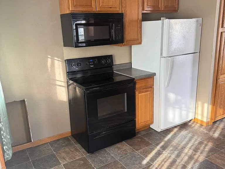 821 Willow St — Photo 7