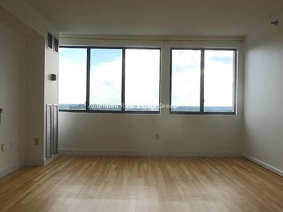 4th image of 250 Hammond Pond Pkwy APT 1213N
