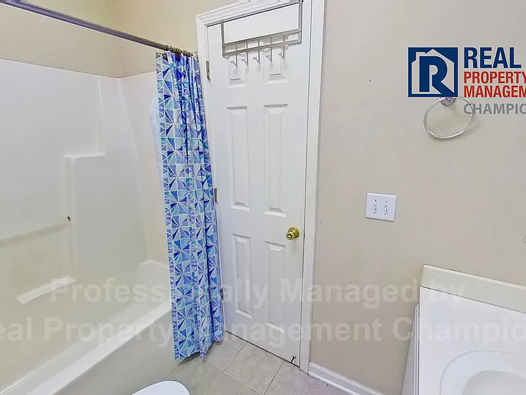3923 Spicetree Dr — Photo 12